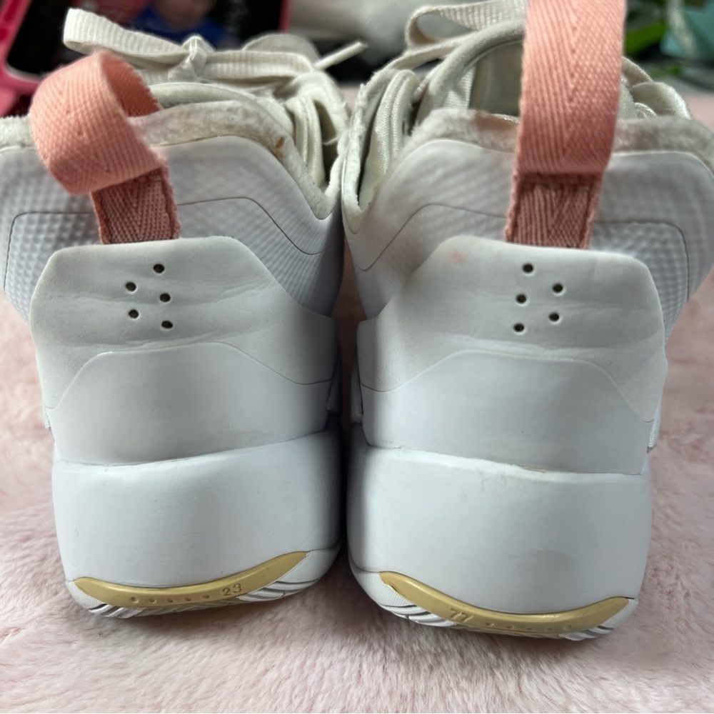 Nike Jordan Women's White and Pink Sneakers b64 - Picture 4 of 8